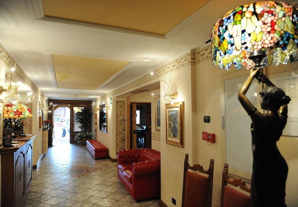 Hotel Alpina Ливиньо Экстерьер фото